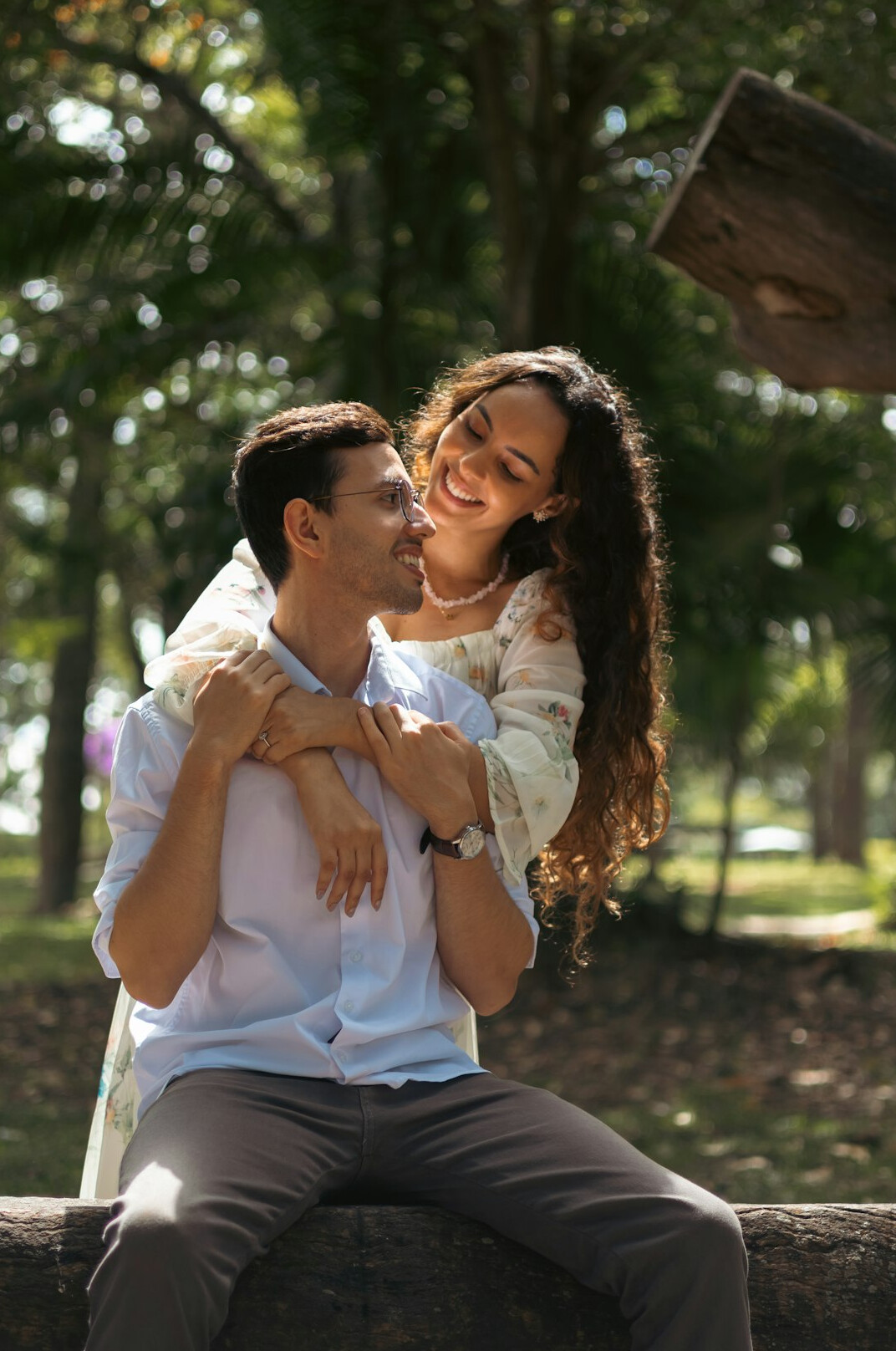 Two Brazilian people having a warm conversation outdoors
